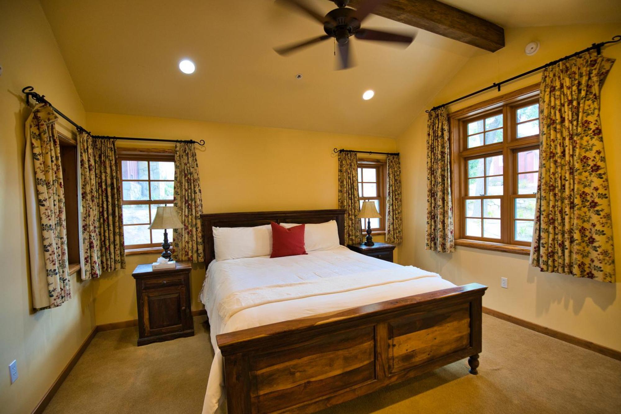 Circle Bar B Guest Ranch Hotel Capitan Bagian luar foto