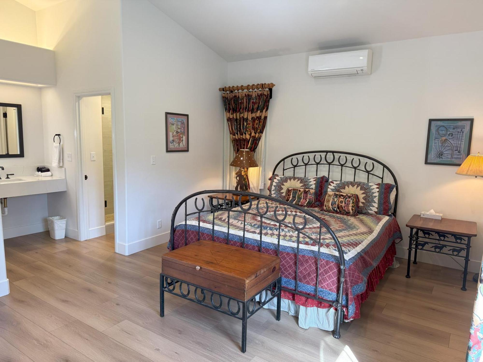Circle Bar B Guest Ranch Hotel Capitan Bagian luar foto